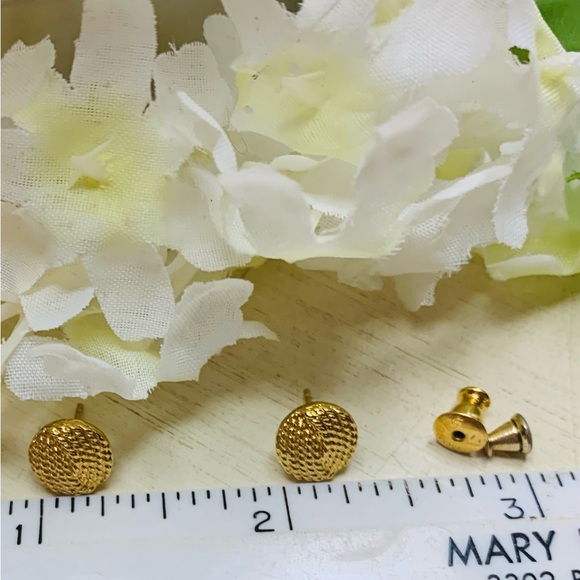 Monet “Vintage” Pierced Earrings - Picture 6 of 7